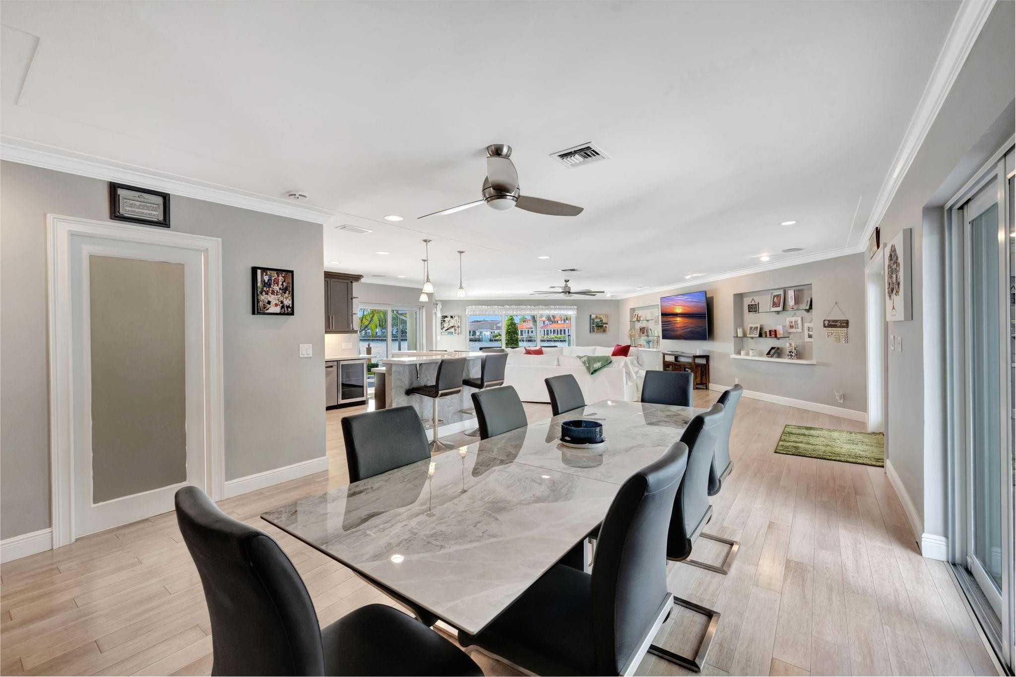 288 S Tradewinds Ave