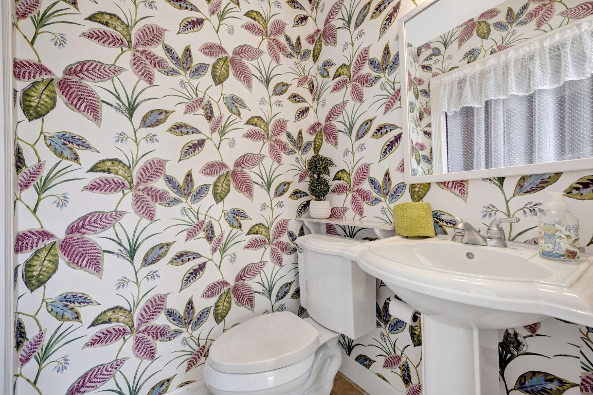 288 S Tradewinds Ave