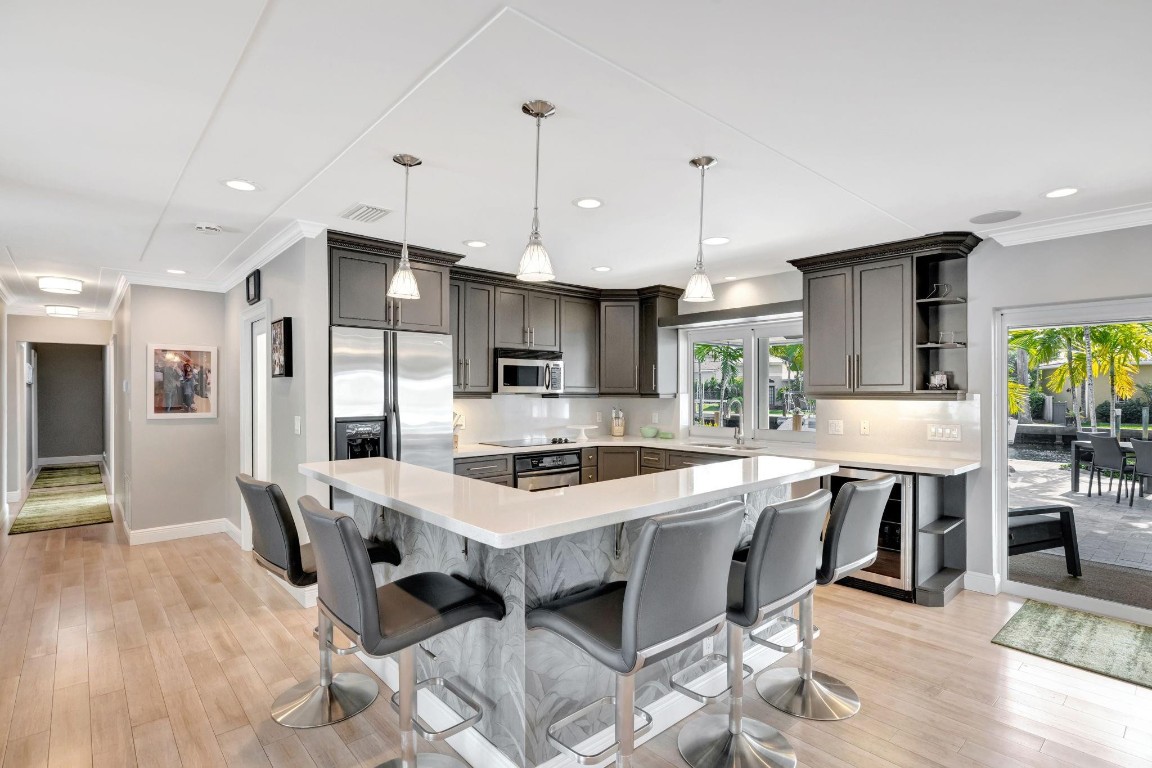 288 S Tradewinds Ave