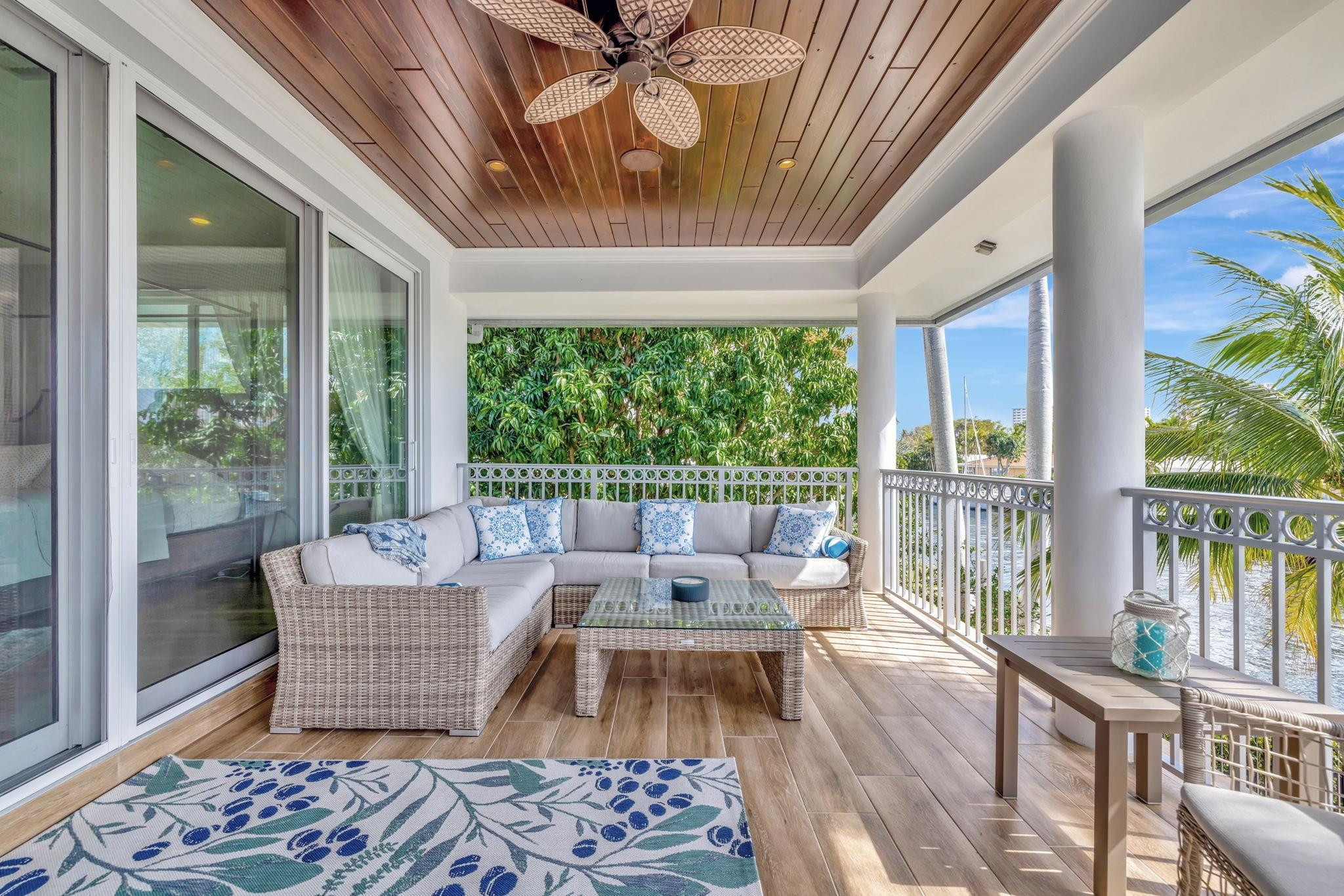 288 S Tradewinds Ave