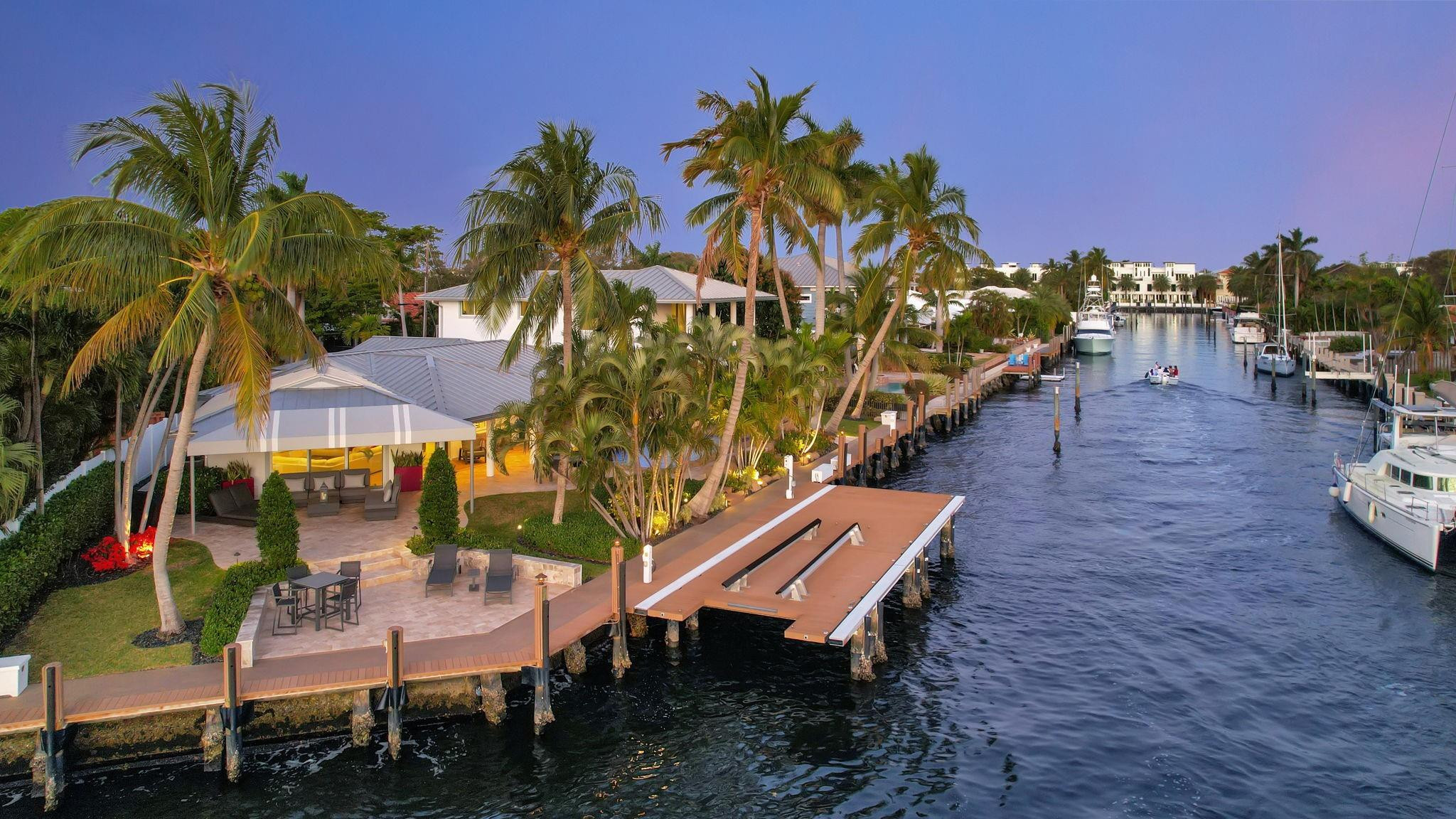 288 S Tradewinds Ave