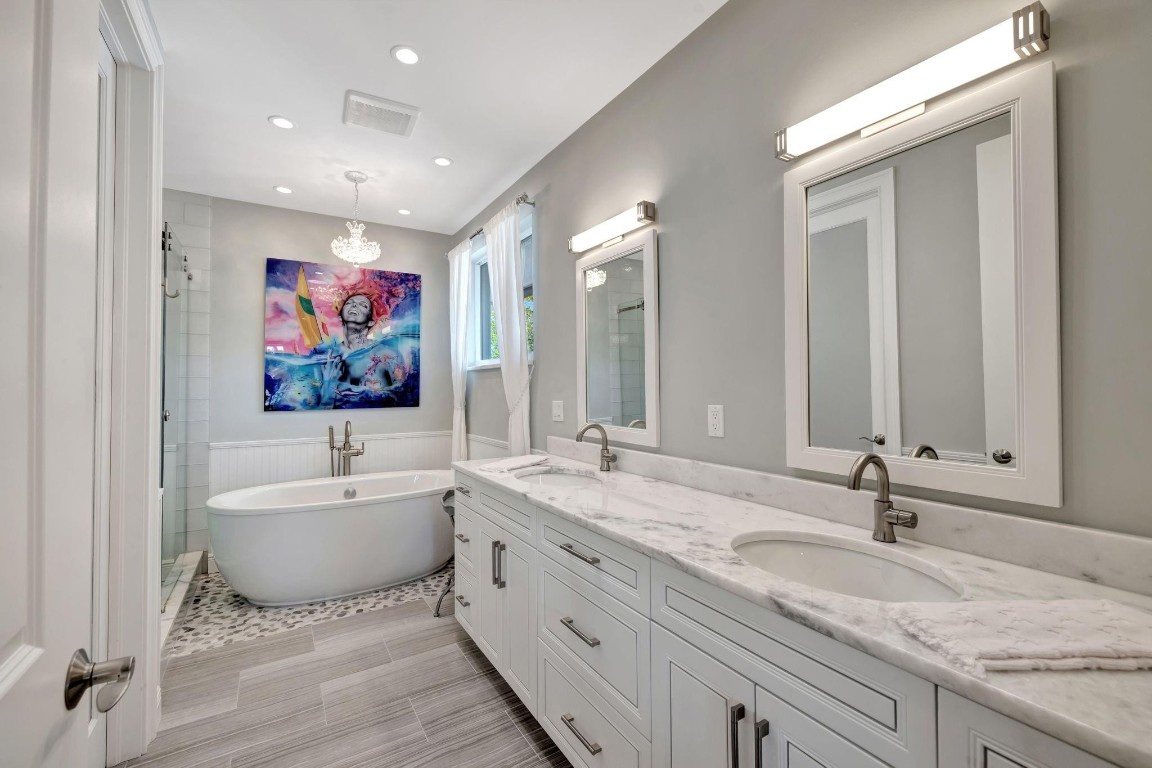 288 S Tradewinds Ave