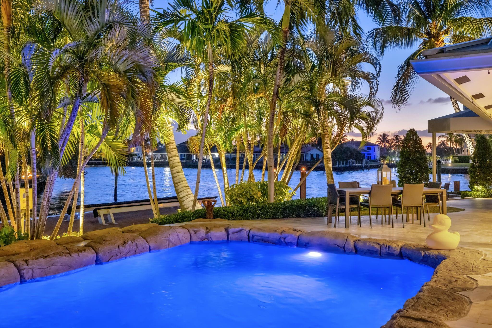 288 S Tradewinds Ave