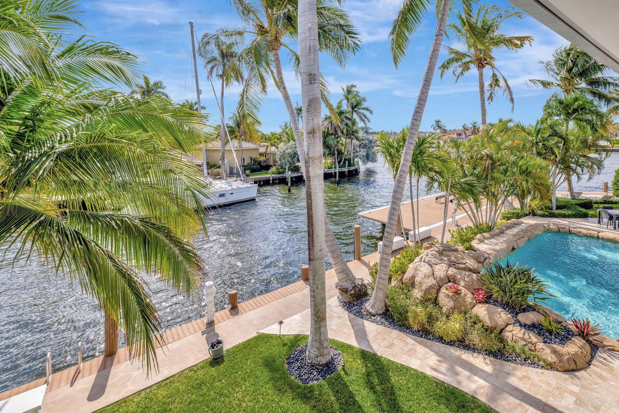 288 S Tradewinds Ave