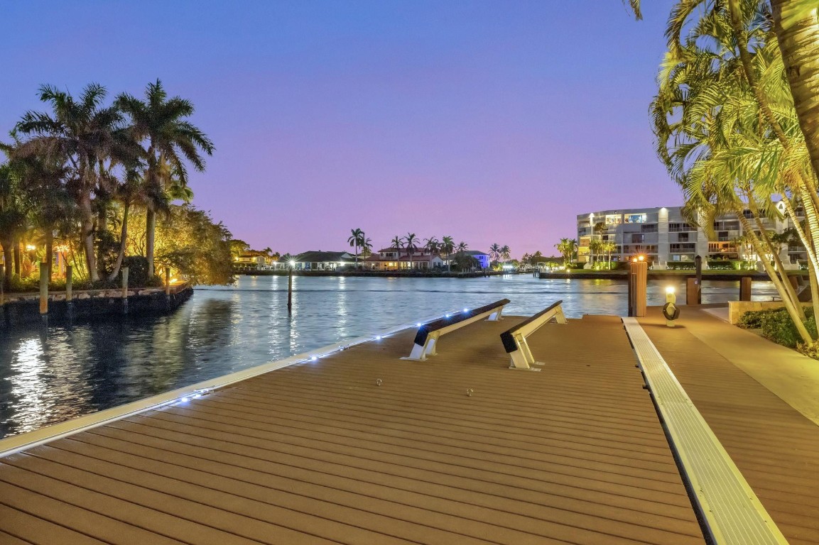 288 S Tradewinds Ave