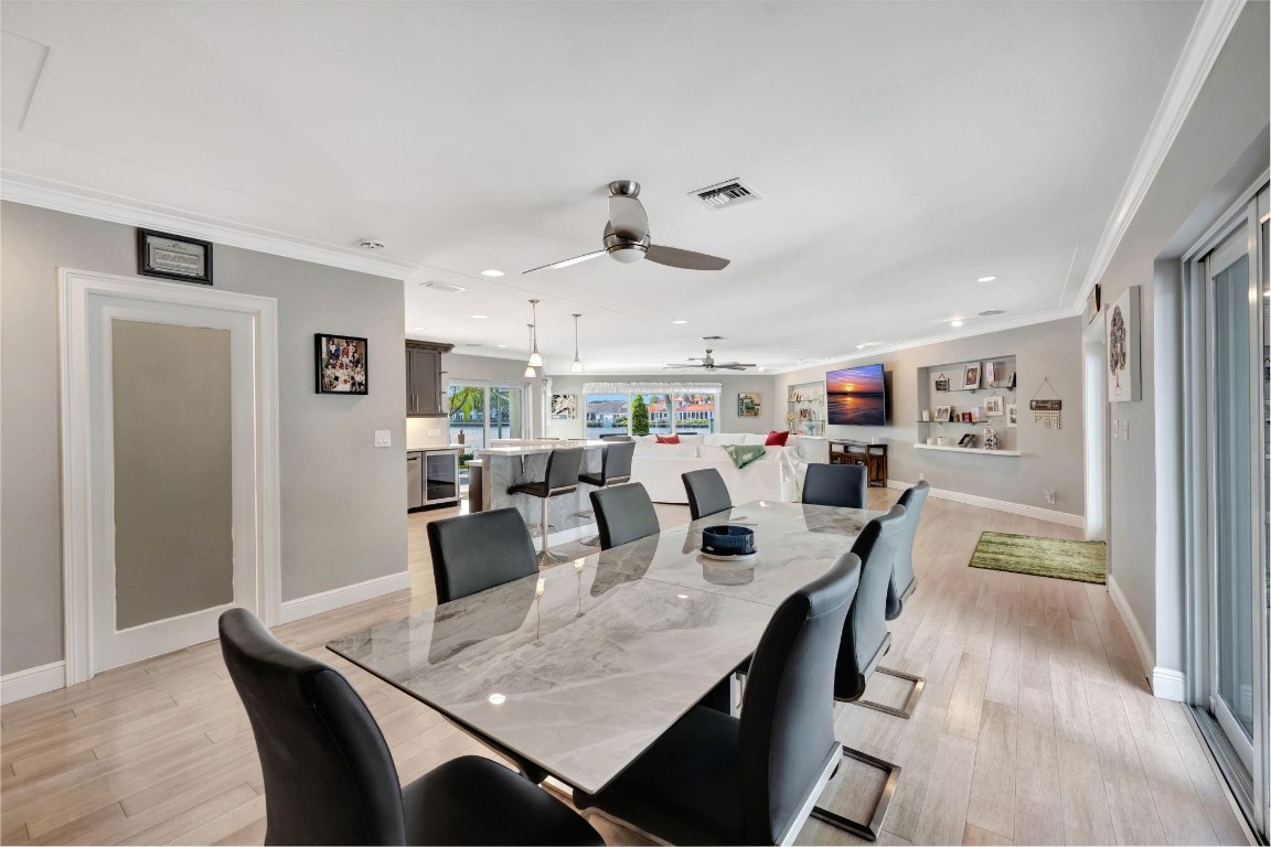 288 S Tradewinds Ave