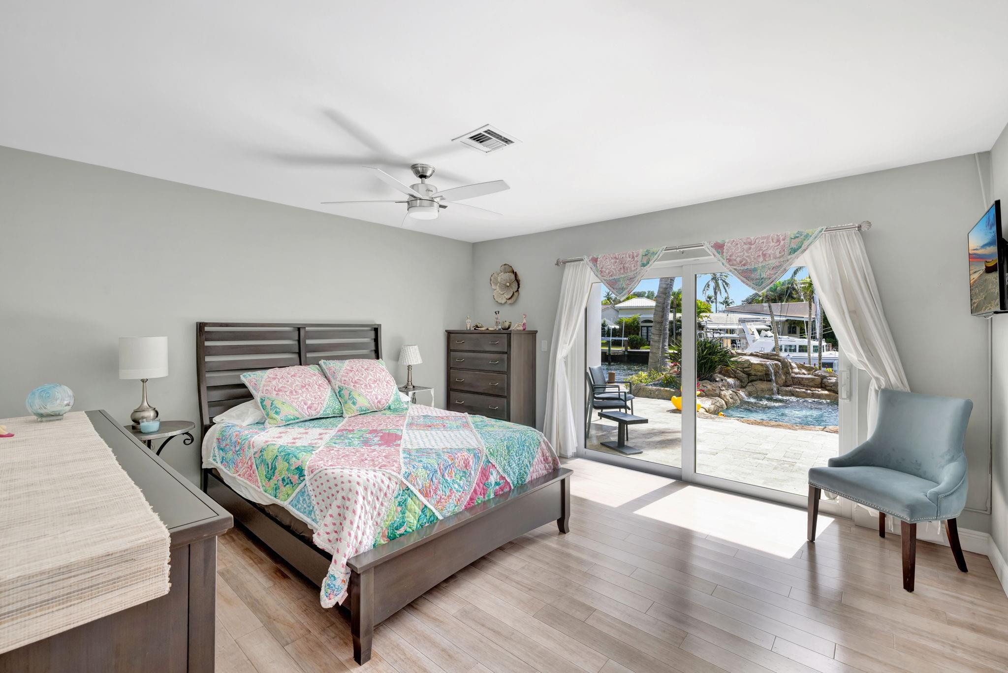 288 S Tradewinds Ave