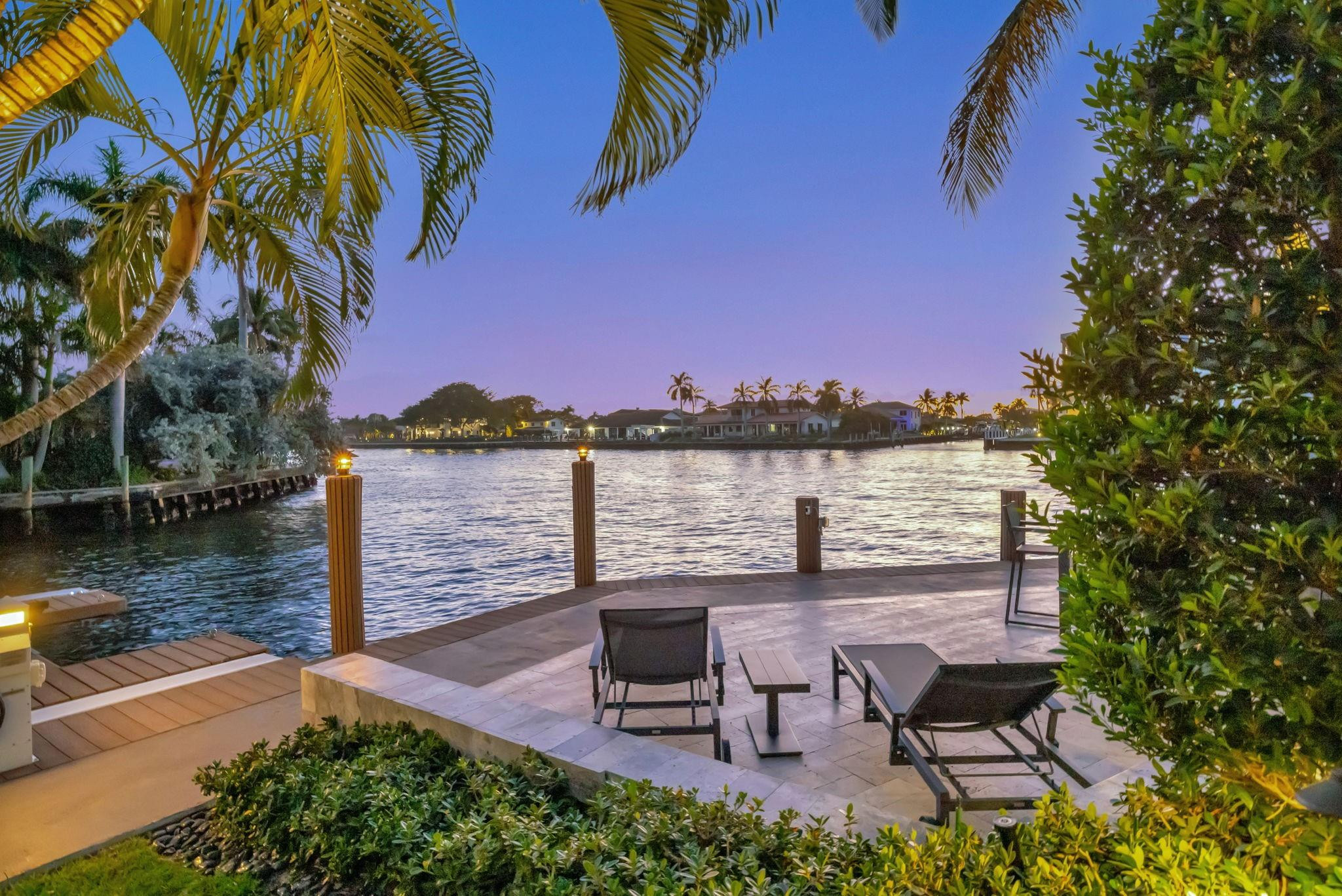 288 S Tradewinds Ave