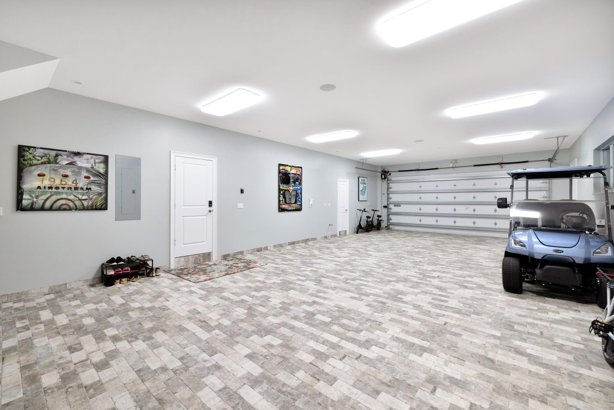 288 S Tradewinds Ave