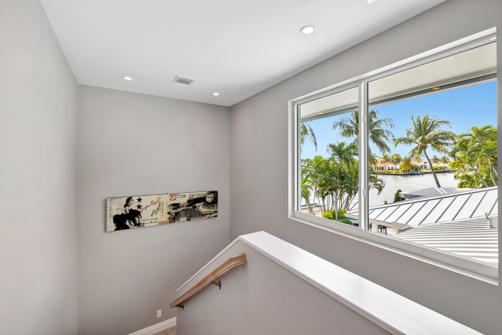 288 S Tradewinds Ave