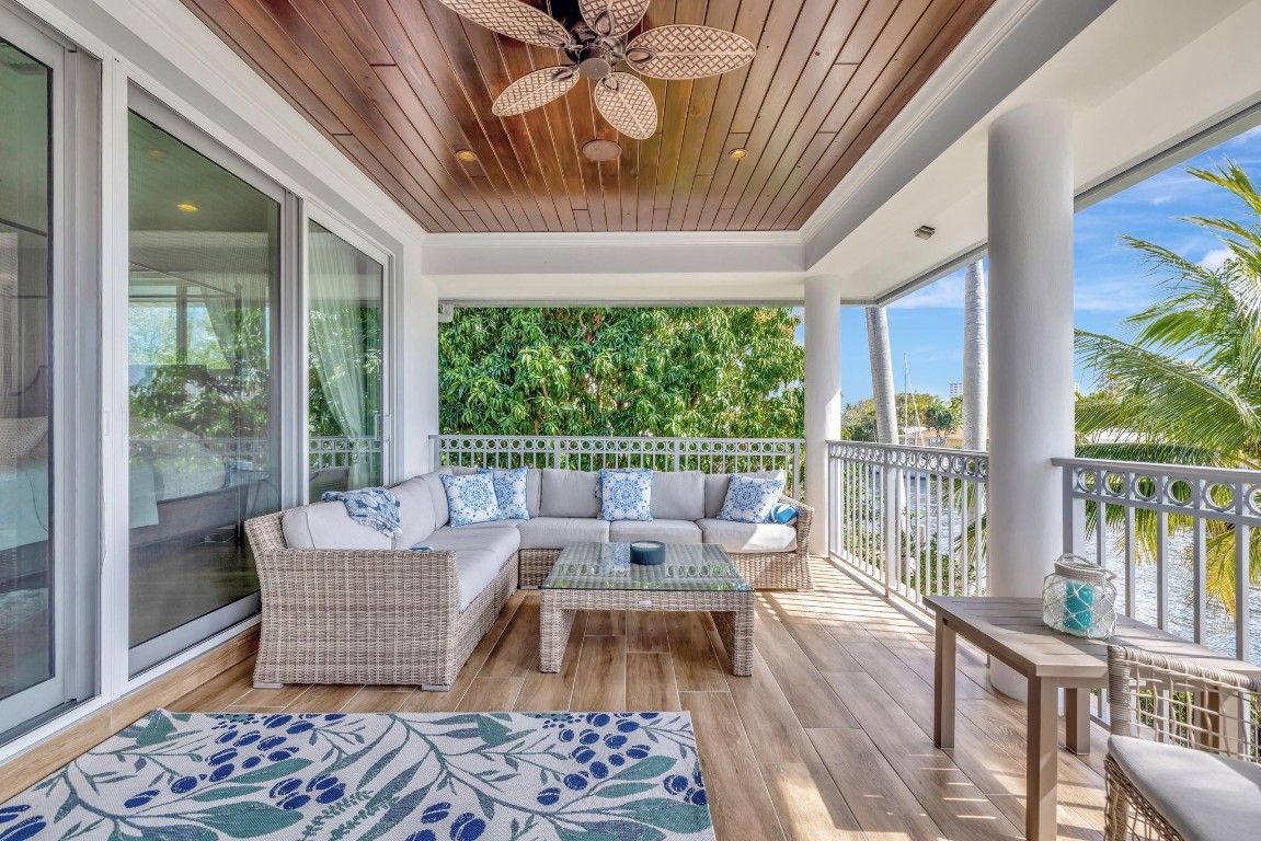 288 S Tradewinds Ave