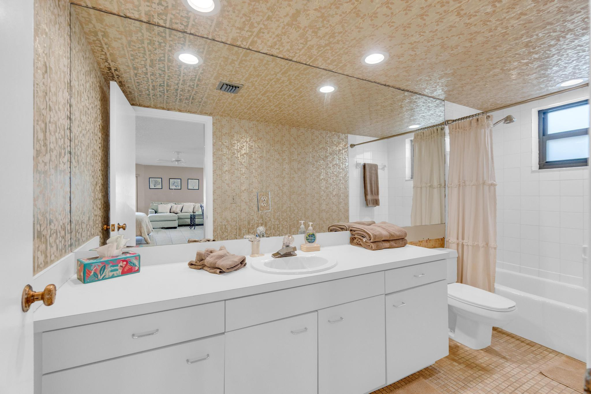 4140 N Ocean Drive 102E, Lauderdale-By-The-Sea Unit: 102E