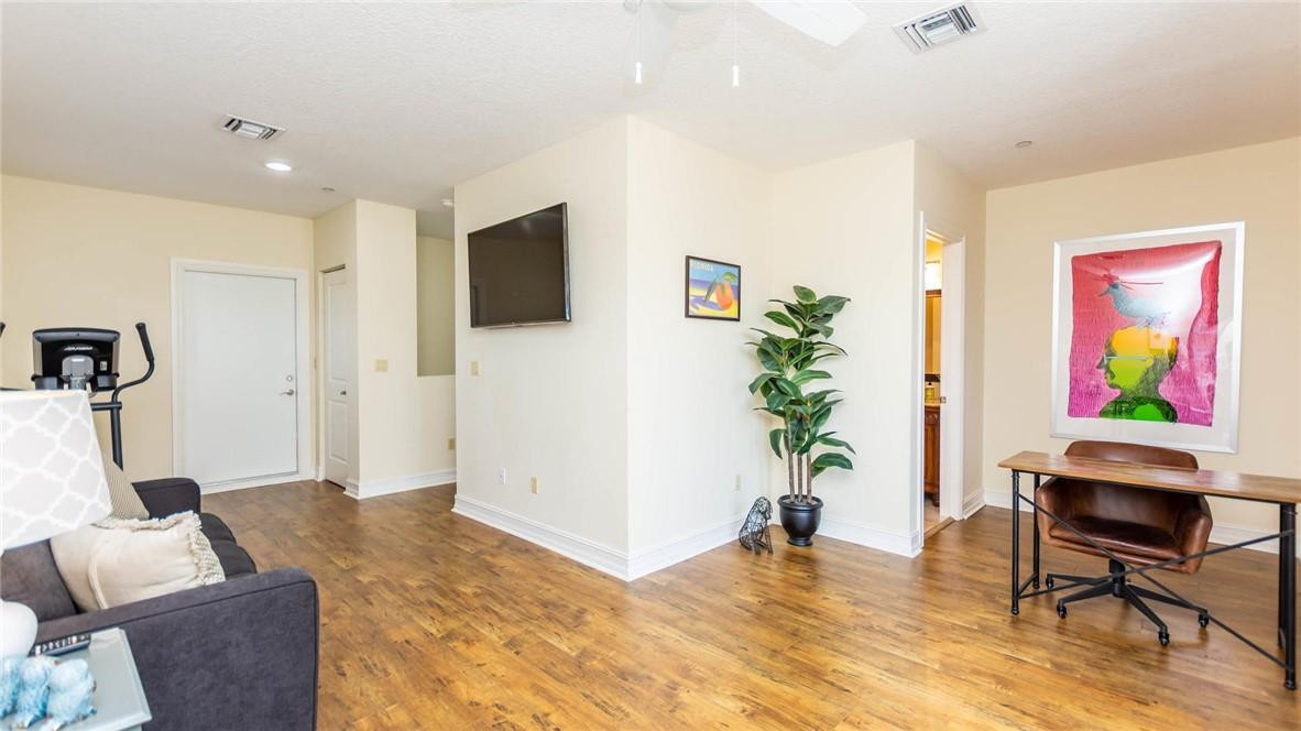 227 Garden Ct