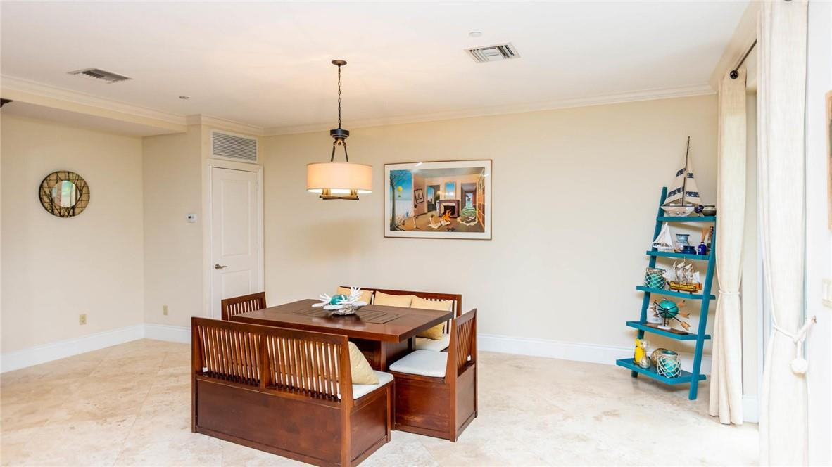 227 Garden Ct