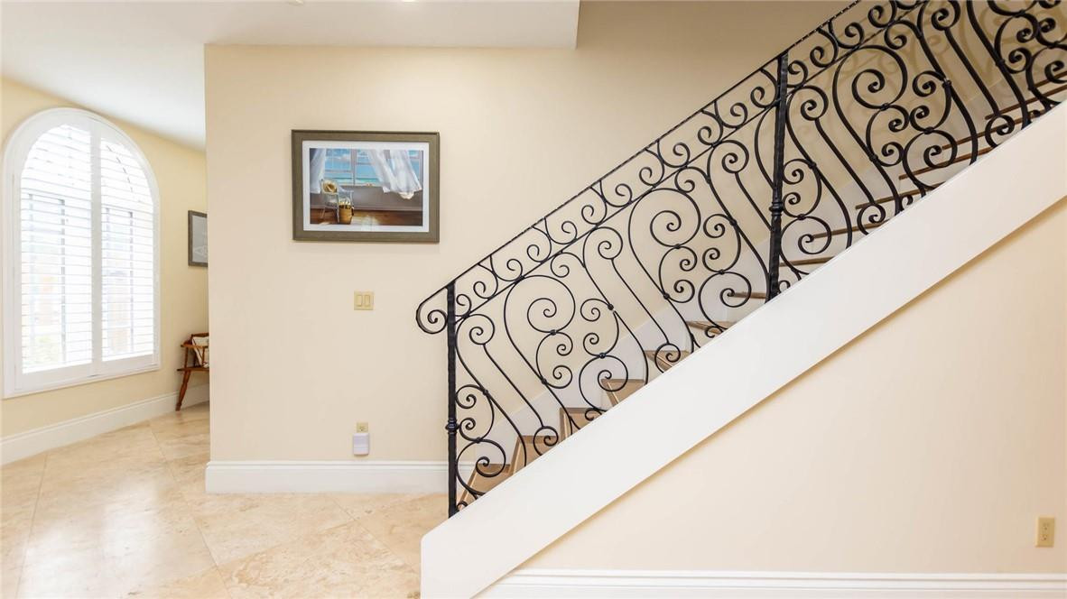227 Garden Ct