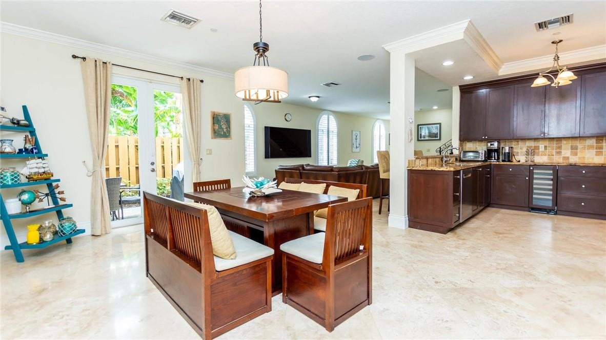 227 Garden Ct