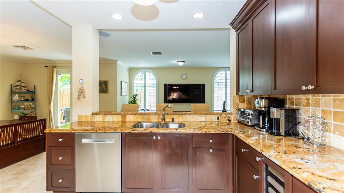227 Garden Ct