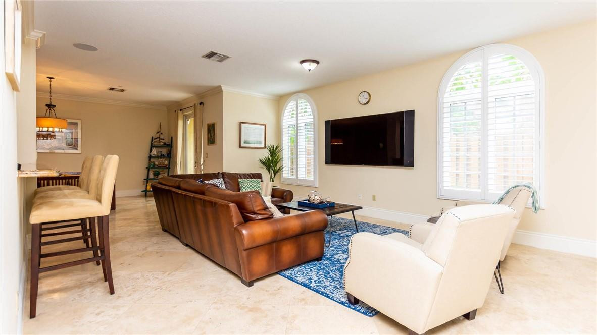 227 Garden Ct