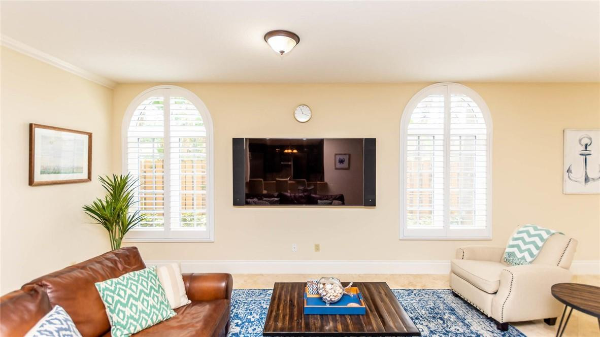 227 Garden Ct