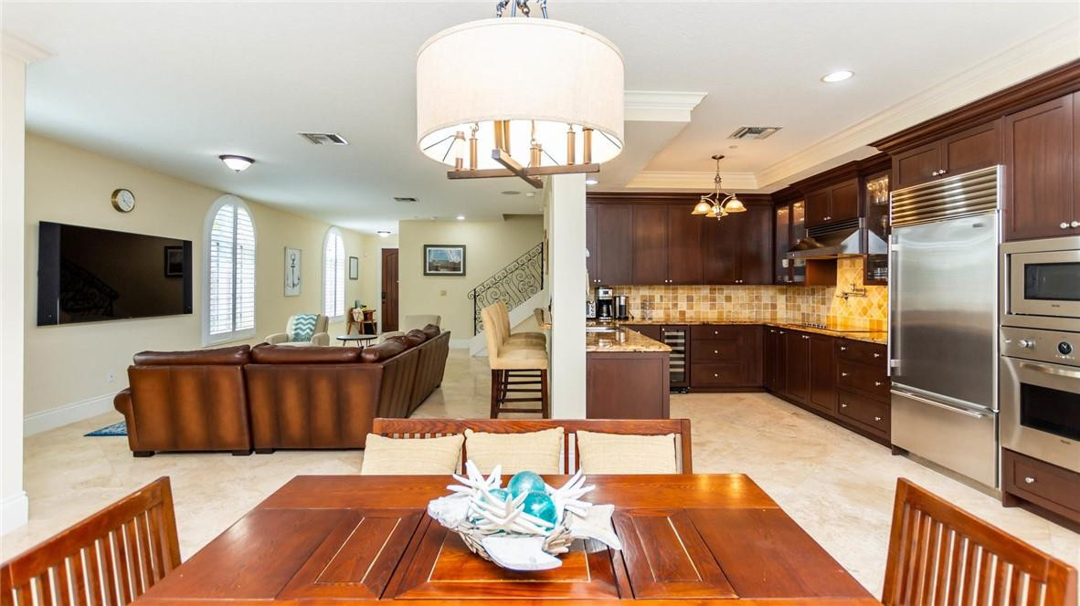 227 Garden Ct