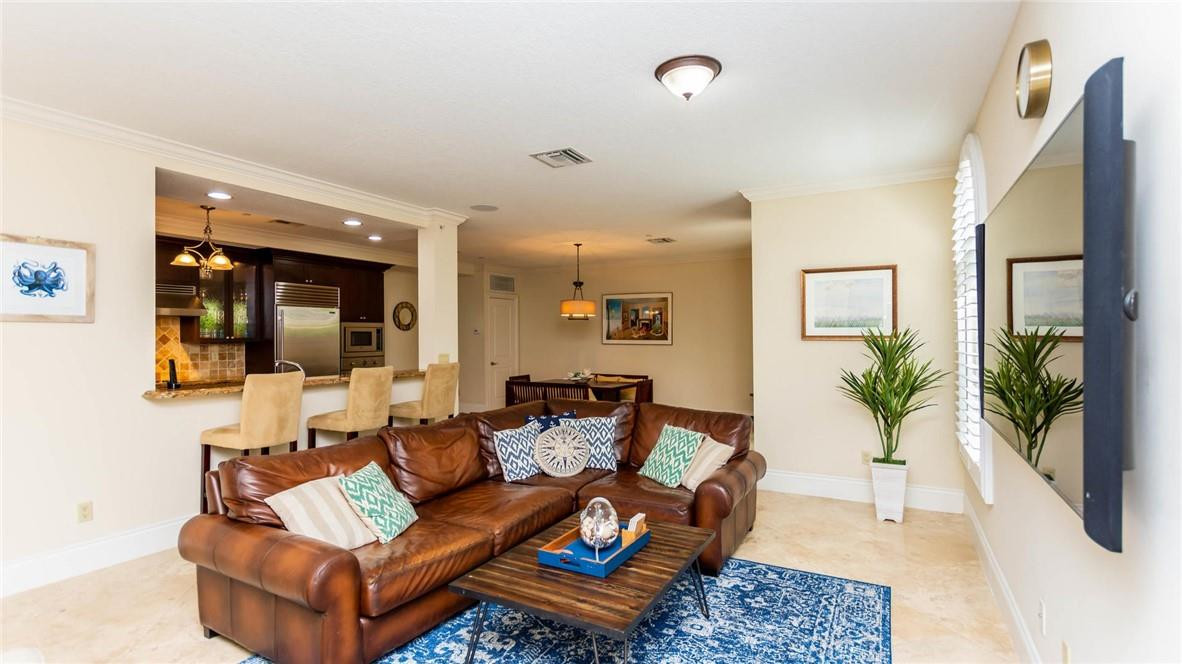 227 Garden Ct