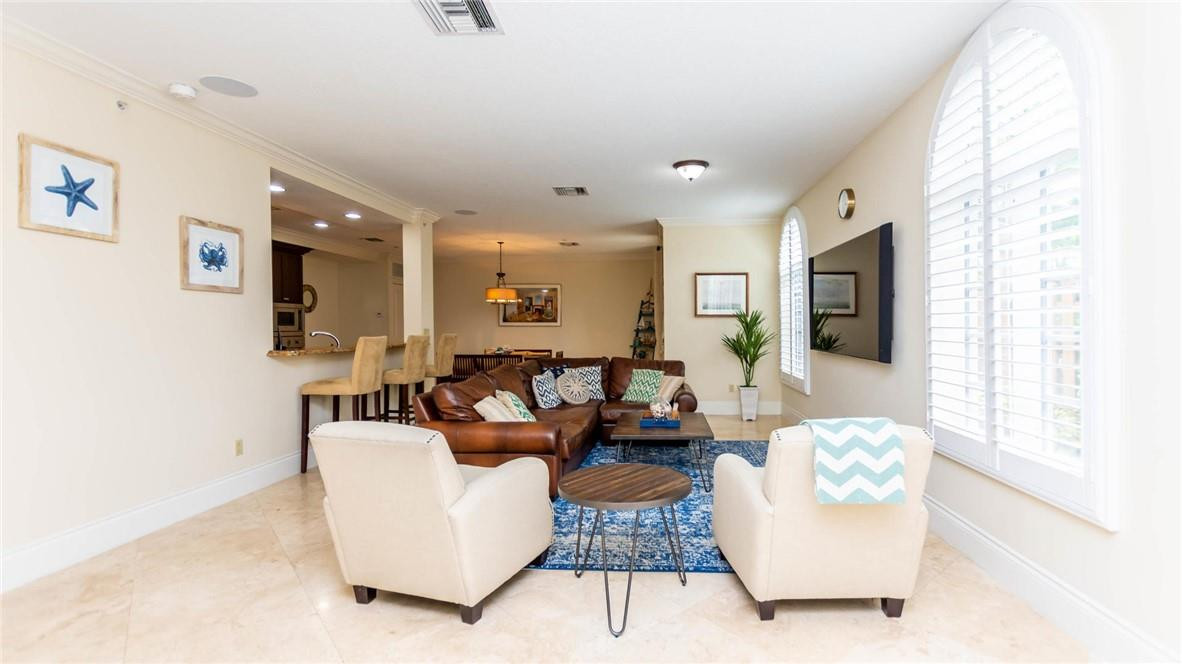 227 Garden Ct