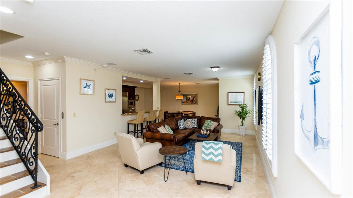 227 Garden Ct