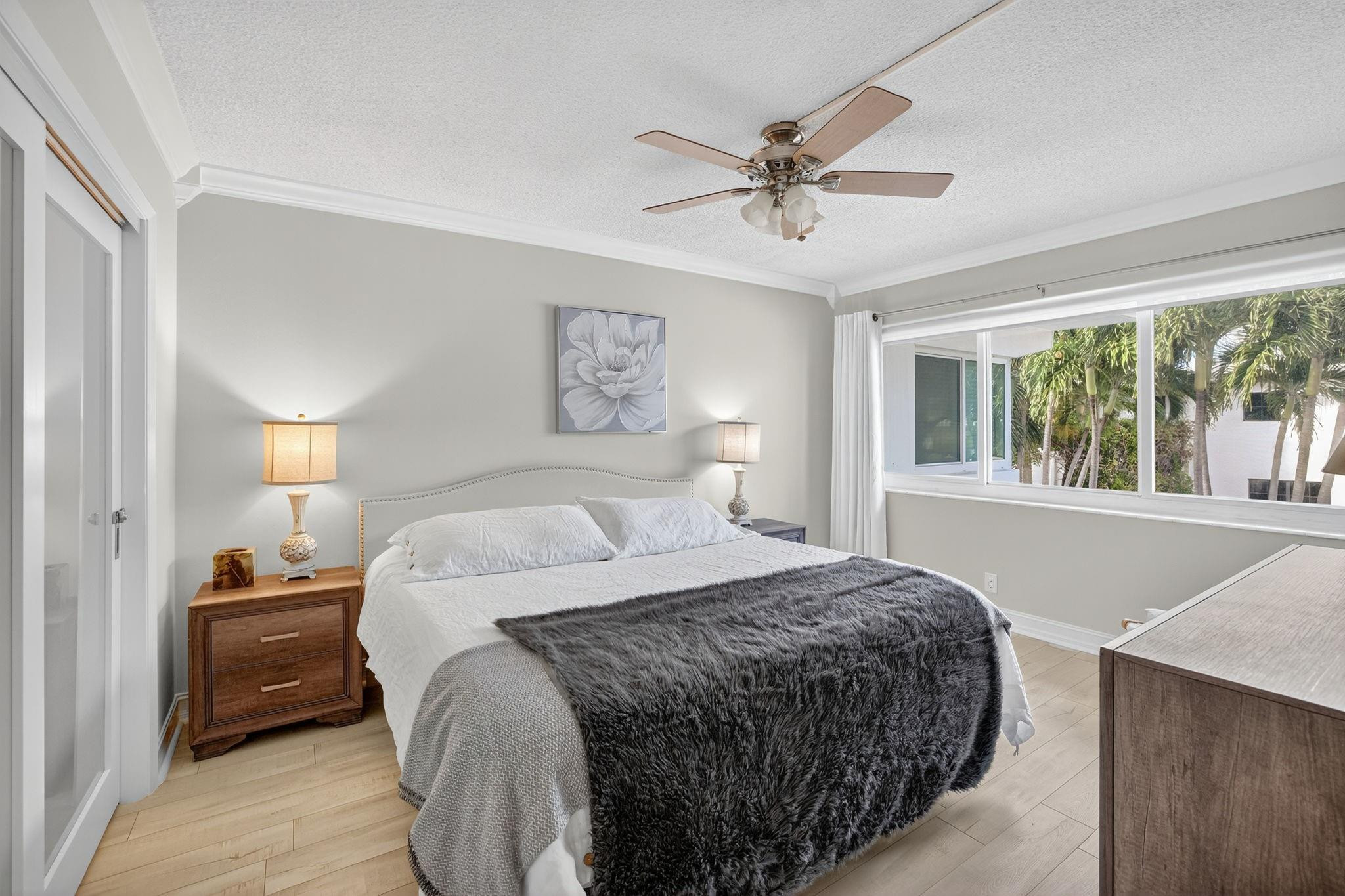 223 Marine Ct 207