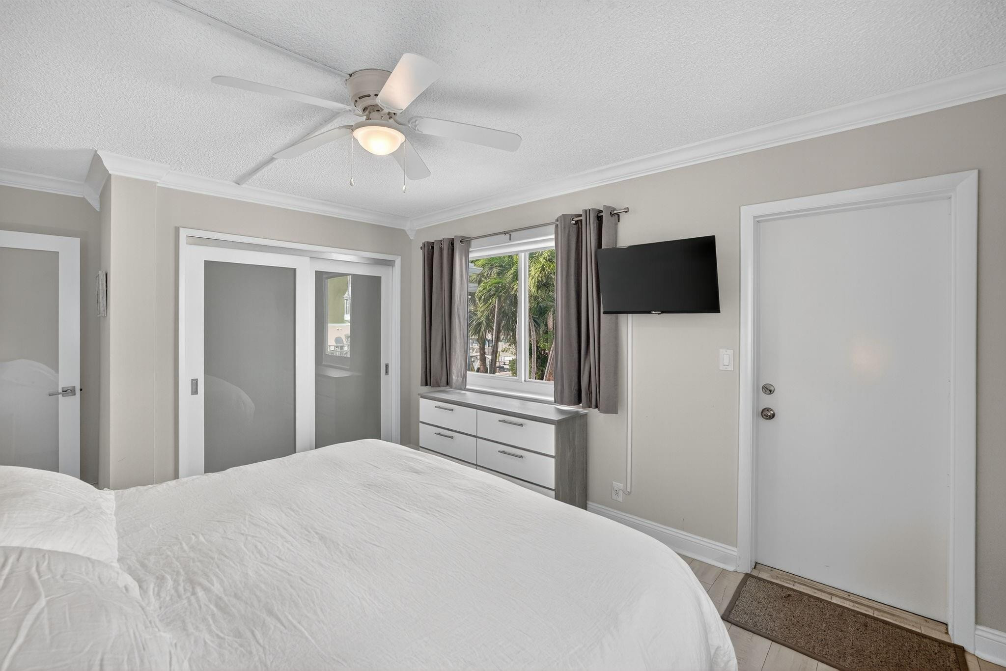 223 Marine Ct 207