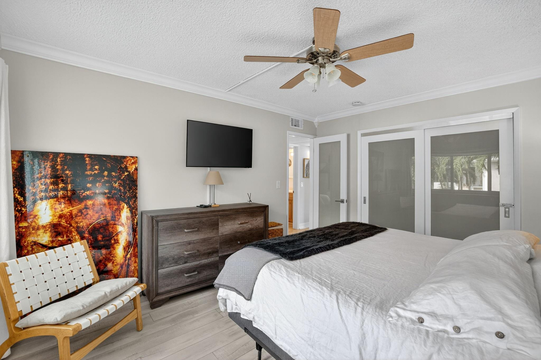 223 Marine Ct 207