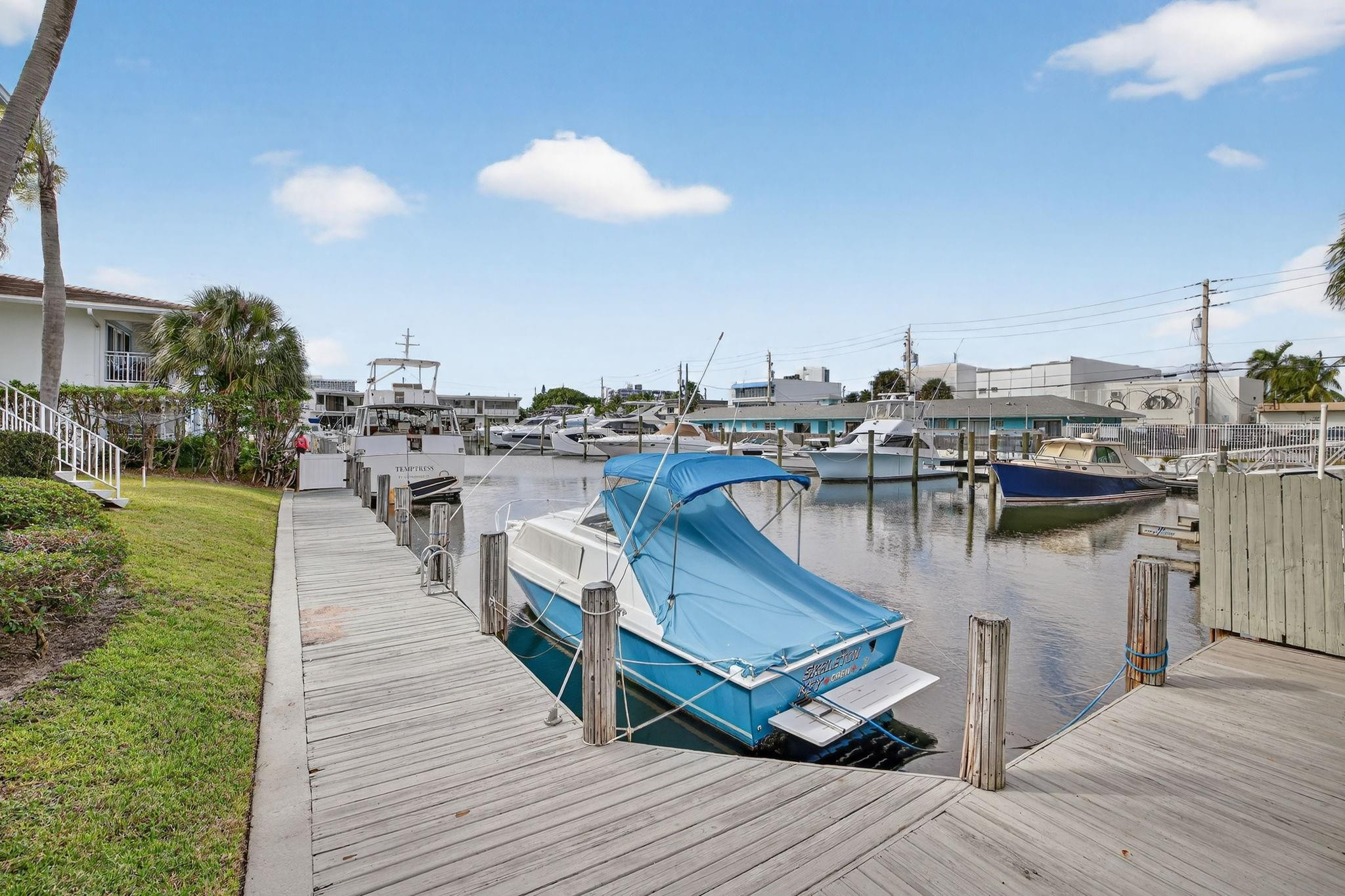 223 Marine Ct 207