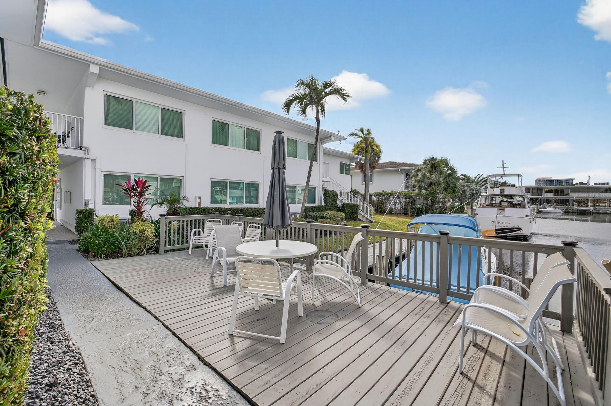 223 Marine Ct 207