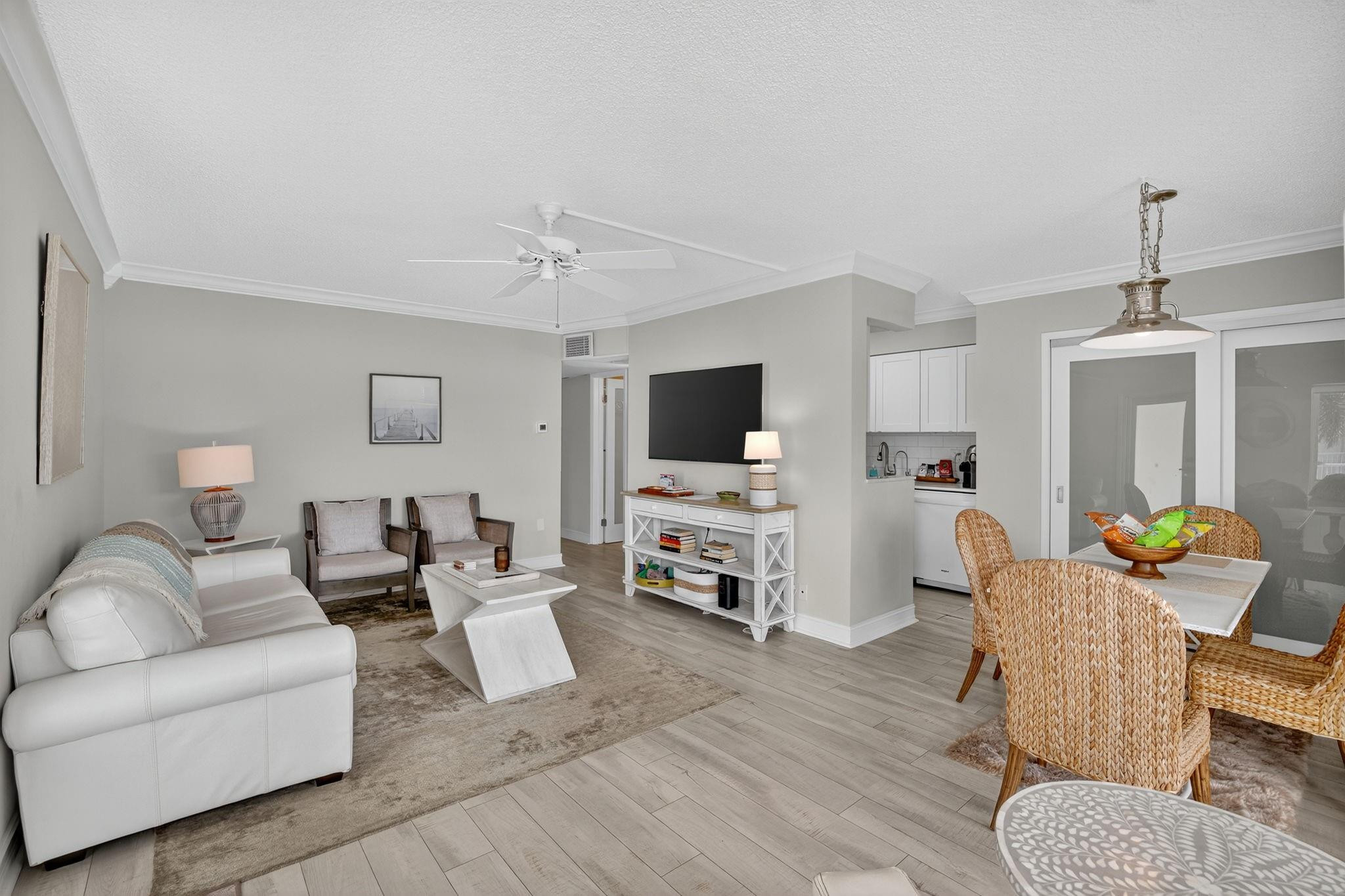 223 Marine Ct 207