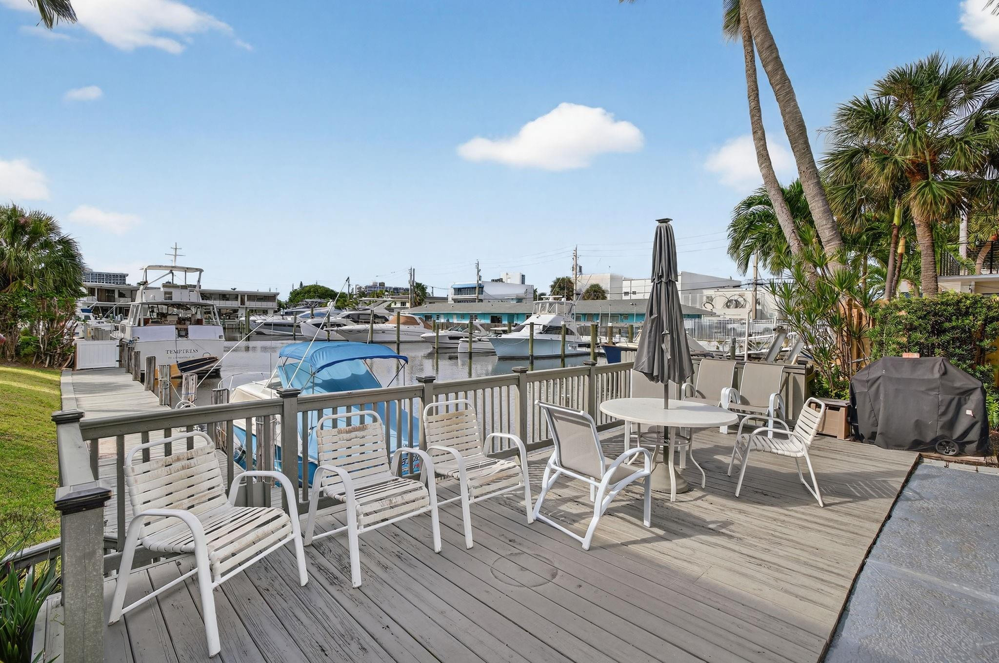 223 Marine Ct 207