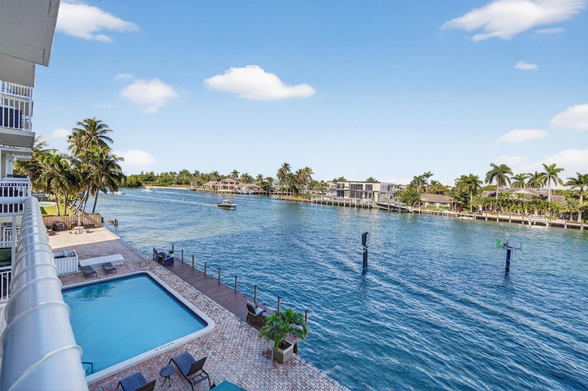 2611 N Riverside Dr 304