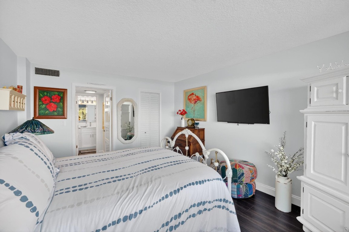 2611 N Riverside Dr 304