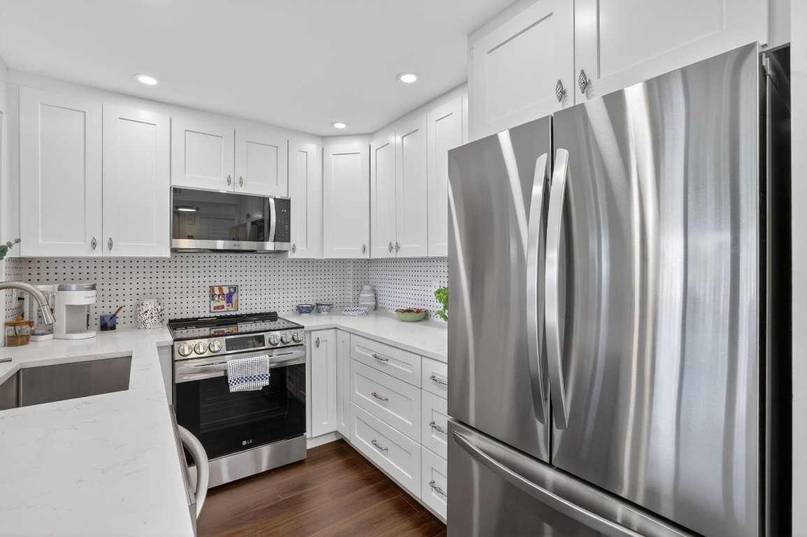 2611 N Riverside Dr 304