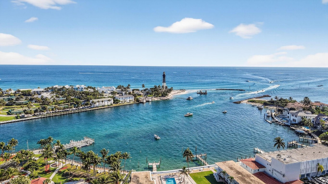 2611 N Riverside Dr 304