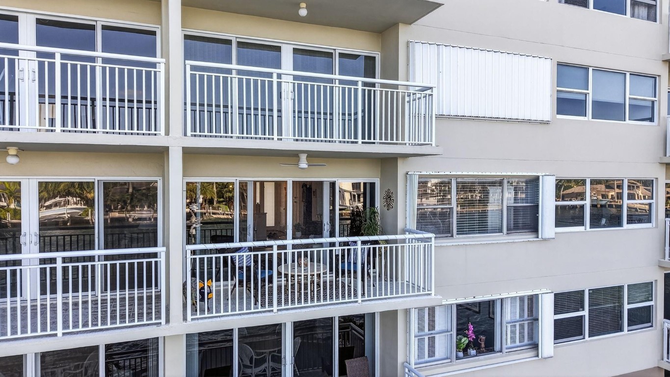 2611 N Riverside Dr 304