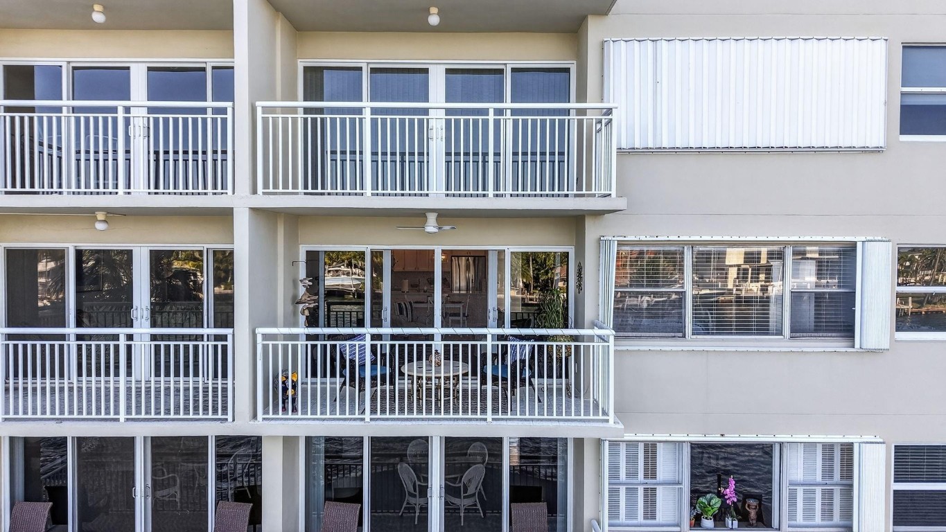 2611 N Riverside Dr 304