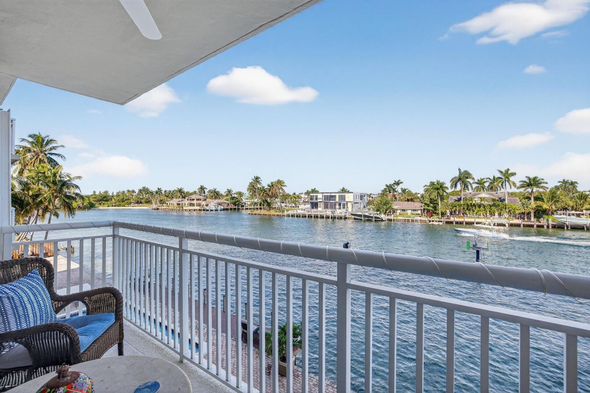 2611 N Riverside Dr 304