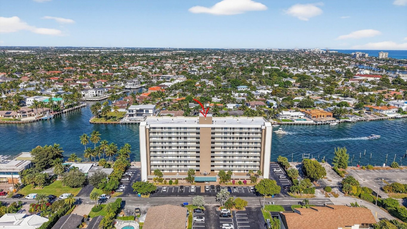 2611 N Riverside Dr 304