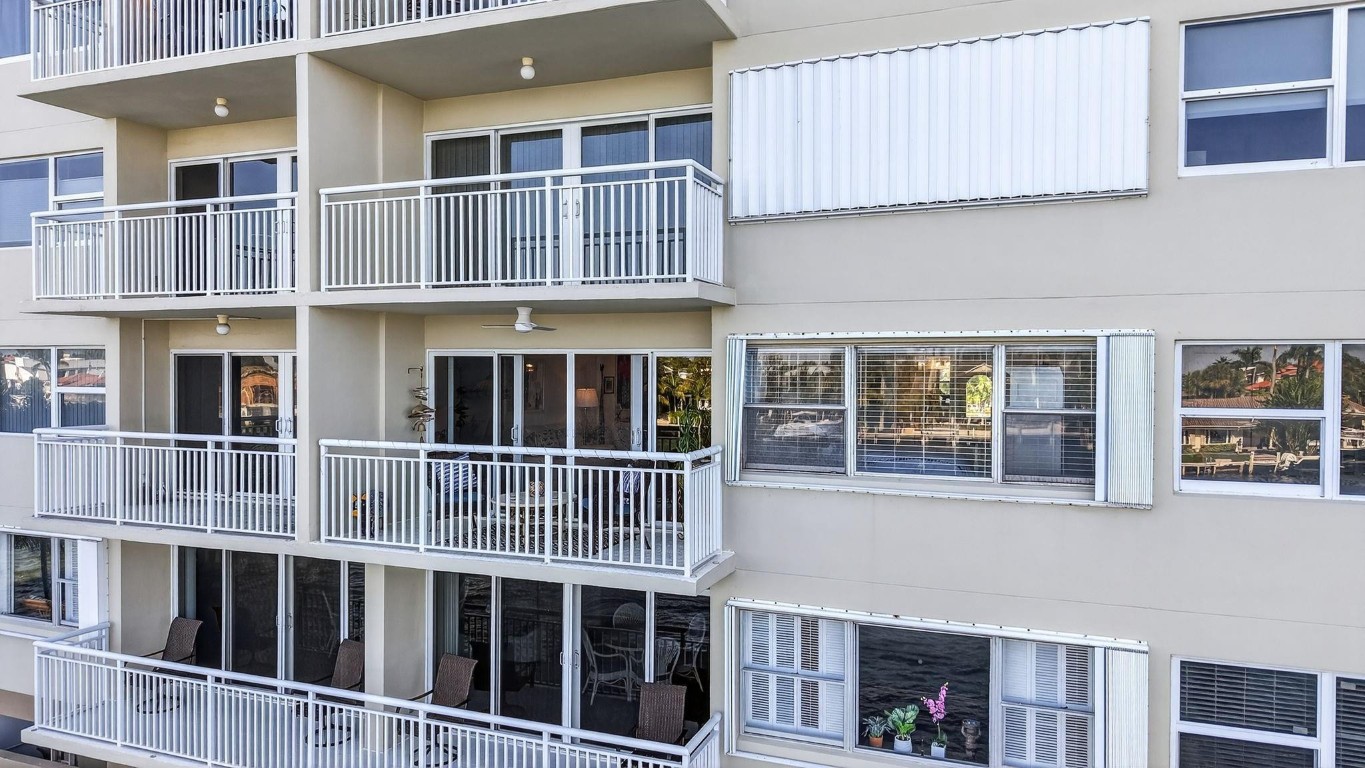 2611 N Riverside Dr 304