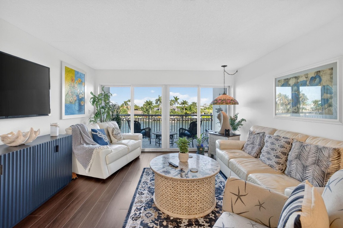 2611 N Riverside Dr 304