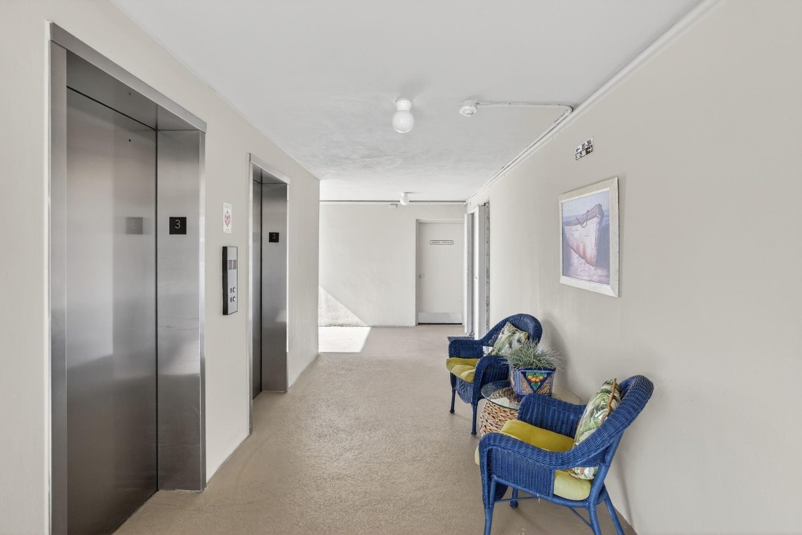 2611 N Riverside Dr 304