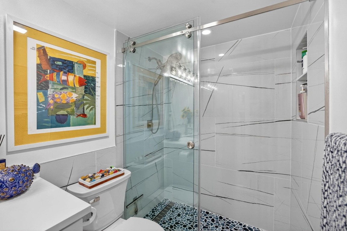 2611 N Riverside Dr 304