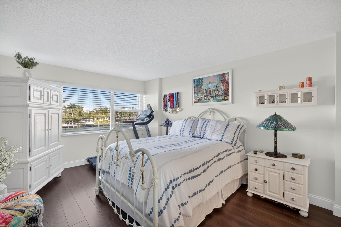 2611 N Riverside Dr 304