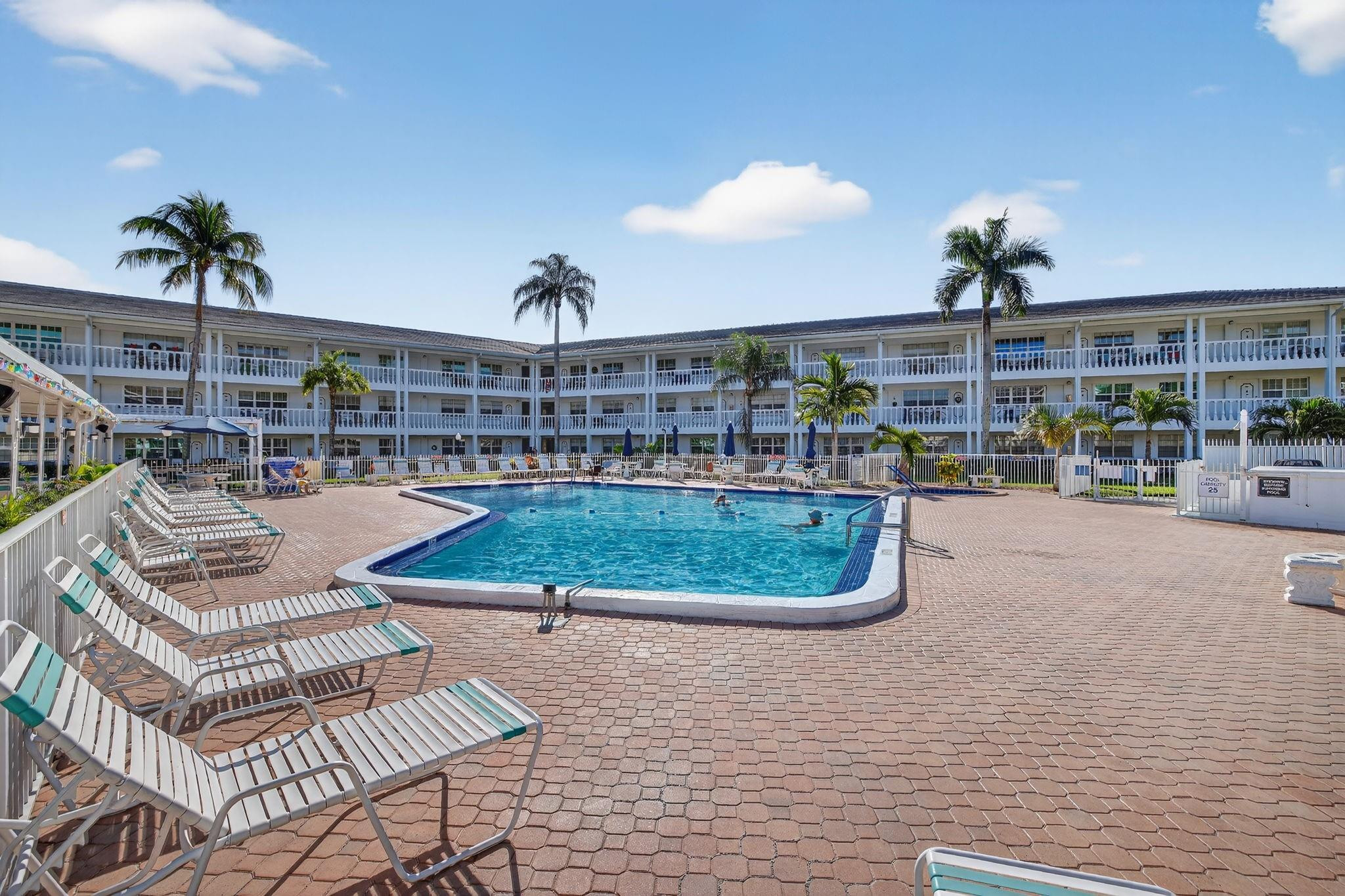 5200 NE 24th Ter c219