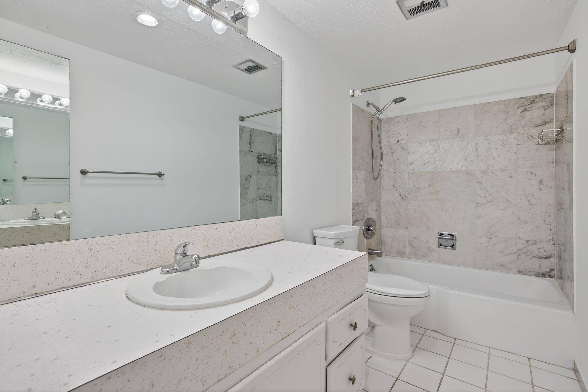 5200 NE 24th Ter c219