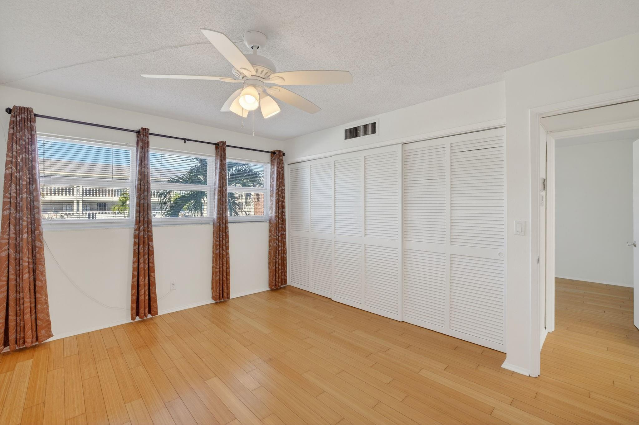 5200 NE 24th Ter c219